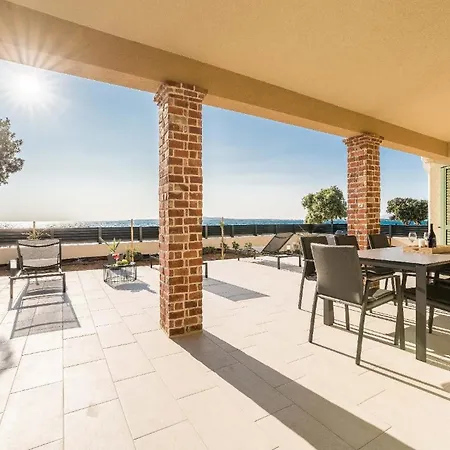 Ferienhaus Mit Privatpool Fuer 6 Personen Ca 150 Qm In Privlaka, Dalmatien Norddalmatien - B53158 펜션