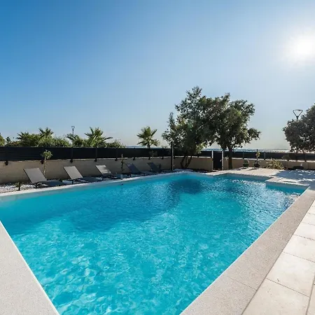 Ferienhaus Mit Privatpool Fuer 6 Personen Ca 150 Qm In Privlaka, Dalmatien Norddalmatien - B53158 펜션 *