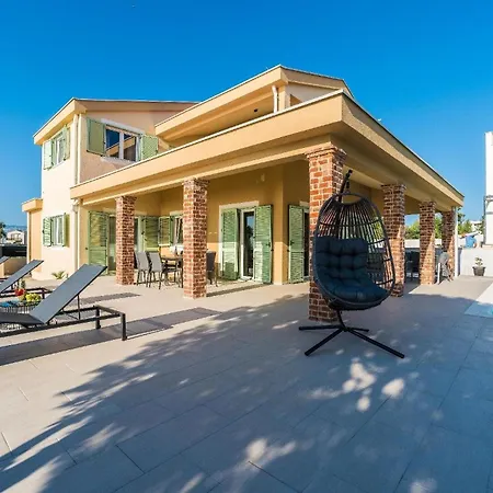 펜션 Ferienhaus Mit Privatpool Fuer 6 Personen Ca 150 Qm In Privlaka, Dalmatien Norddalmatien - B53158