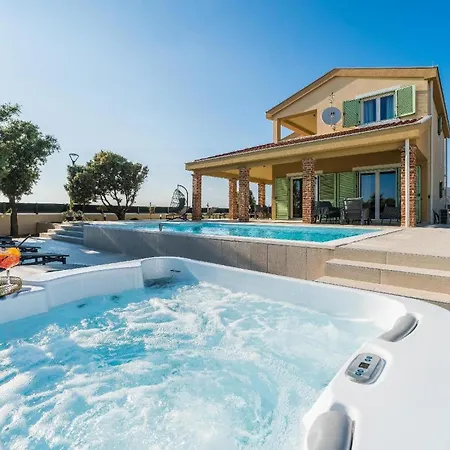 펜션 Ferienhaus Mit Privatpool Fuer 6 Personen Ca 150 Qm In Privlaka, Dalmatien Norddalmatien - B53158